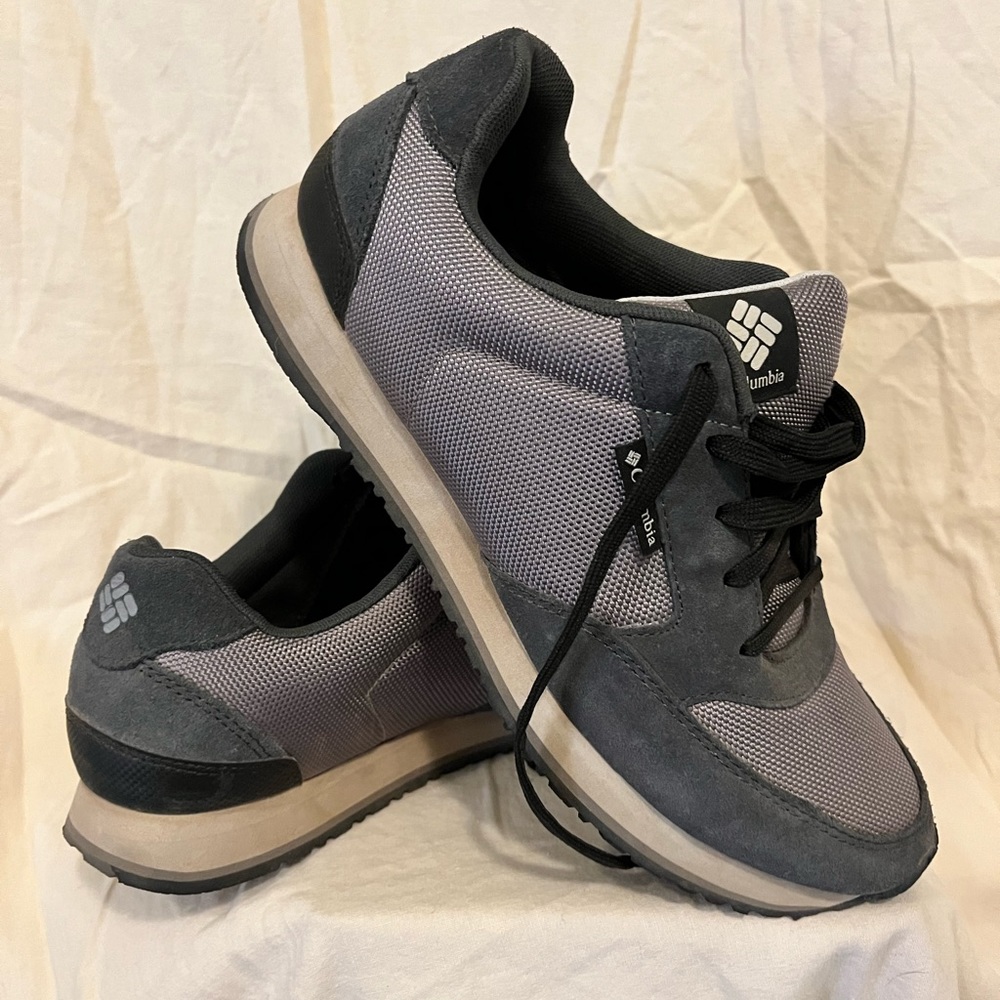 Columbia mens 8.5 hiking trail shoes